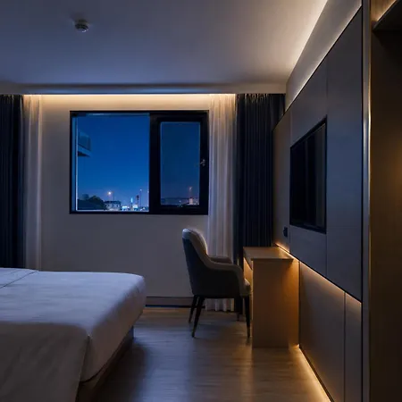Nueva Europa 4*