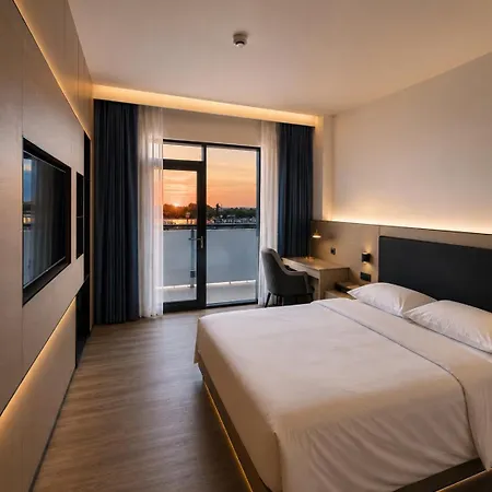 Nueva Europa 4*