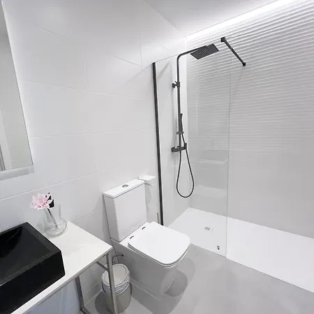 Loft Piva - Direct Entry Nou Moles Bioparc Area شقة