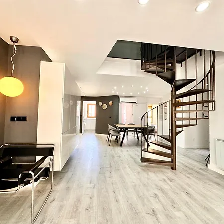 Daire Atico Duplex Con Terraza & Parking En El Centro *