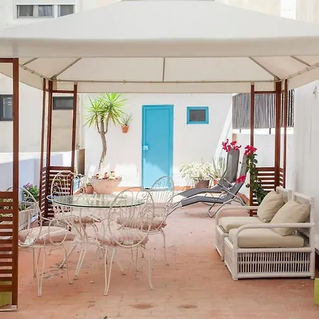 Spacious Family With Huge Terrace דירה