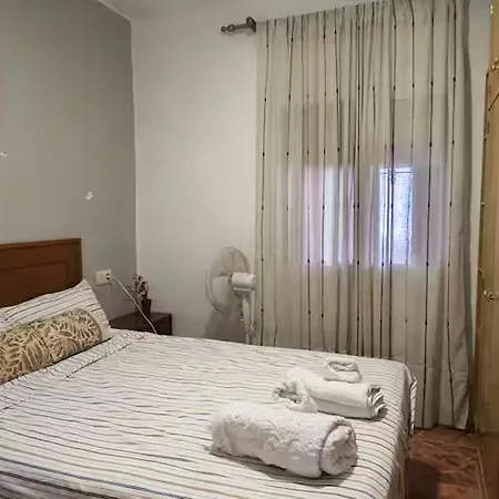 Mountain Forest Retreat, A,b, Large 80sqm Pool, Forest Hiking Alojamento de Turismo Selvagem Valência