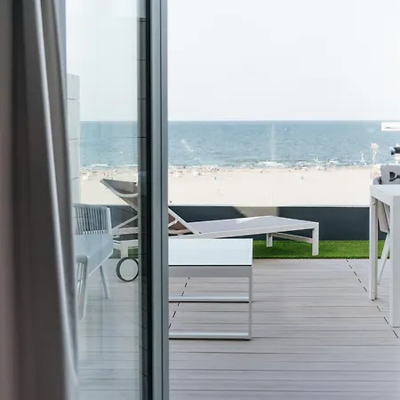 Отель Neptuno Playa & 4*