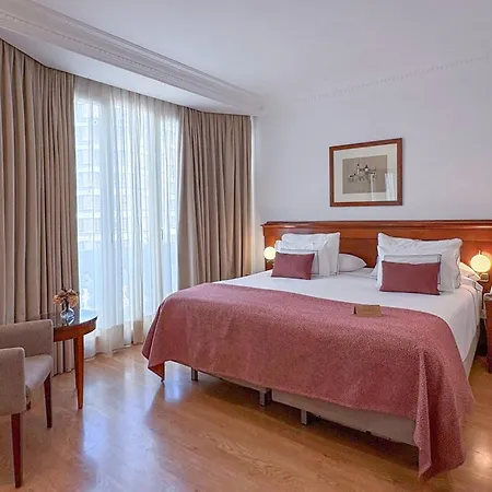 Melia Plaza Ξενοδοχείο 4*