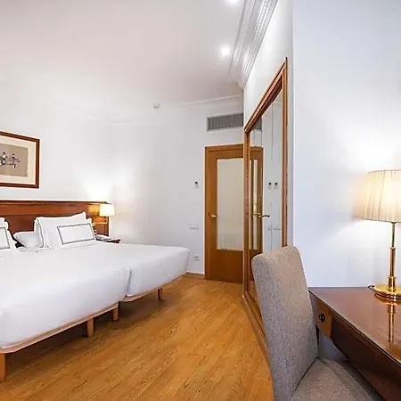 Melia Plaza Hotel