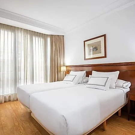 Melia Plaza Hotel