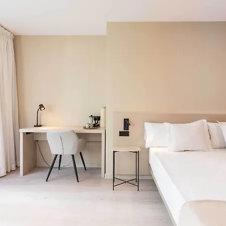 Hq Arena Hotel