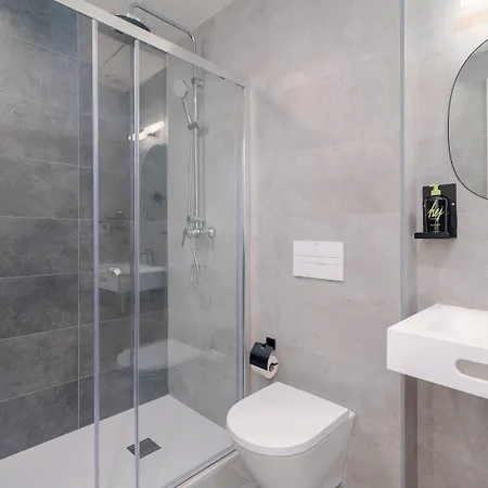 Limehome Carrer De Sant Jacint شقة