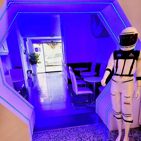Capsule