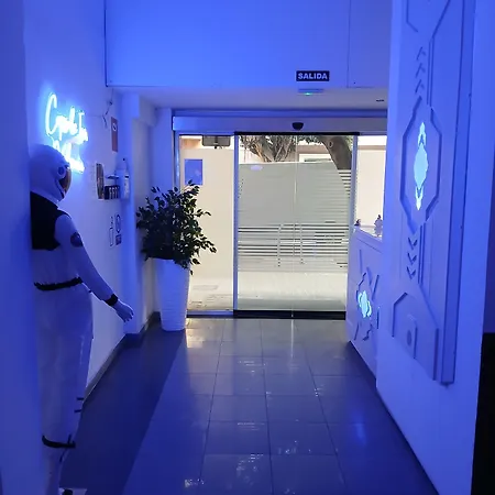 Capsule Hotel Cápsula 2*