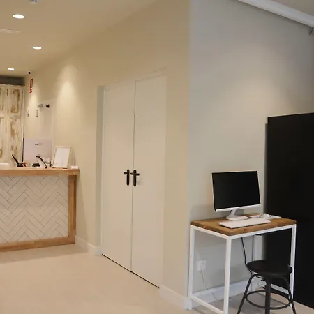 & Co. Saler Boutique 3*