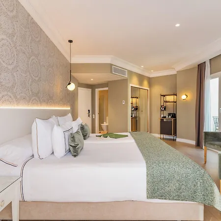 Melia Plaza Hotel