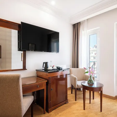 Melia Plaza Hotel 4*