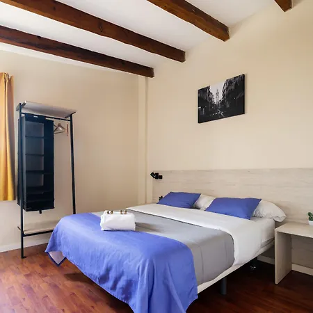 Purple Nest Hostel *