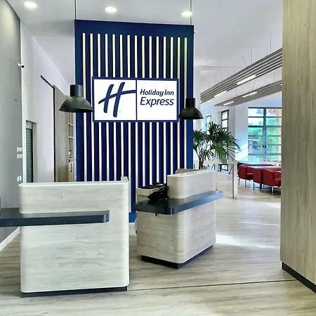 Express Ciudad De Ciencias, An Ihg Valencia