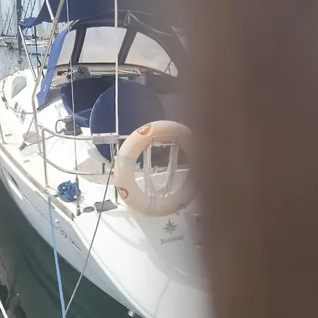 Sun Odyssey De 40' Marina ספינת מלון *