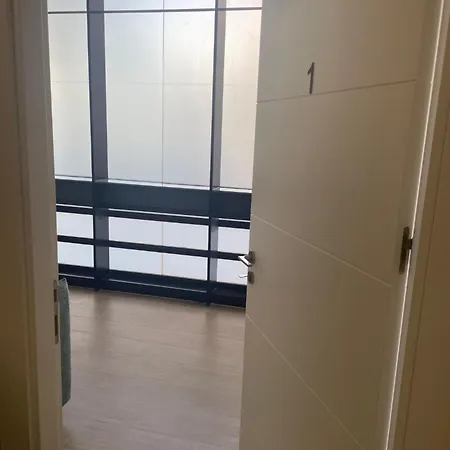 Espacio Coworking-estudios Con Residencia Cerca Campus Universitario