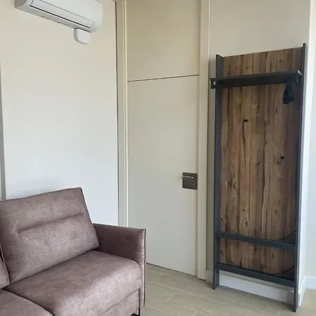 Espacio Coworking-estudios Con Residencia Cerca Campus Universitario