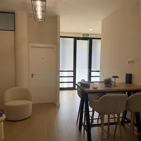 Aparthotel Espacio Coworking-estudios Con Residencia Cerca Campus Universitario *