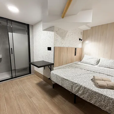 Capsule hotel Almorada Valencia