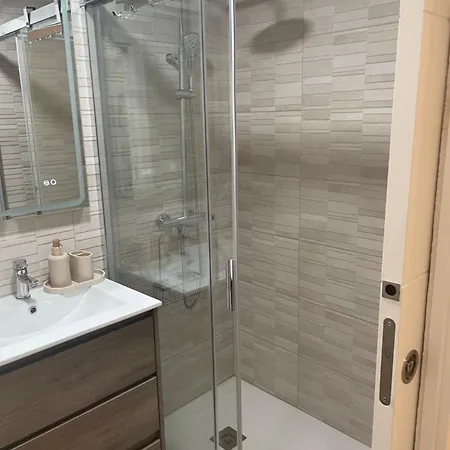 Aparthotel Espacio Coworking-estudios Con Residencia Cerca Campus Universitario *