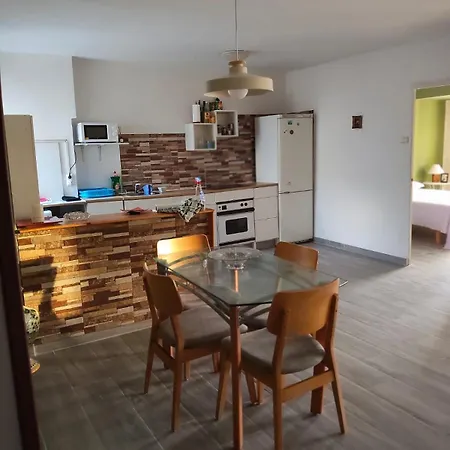 Quiet In A Good Location With Wifi Appartement *