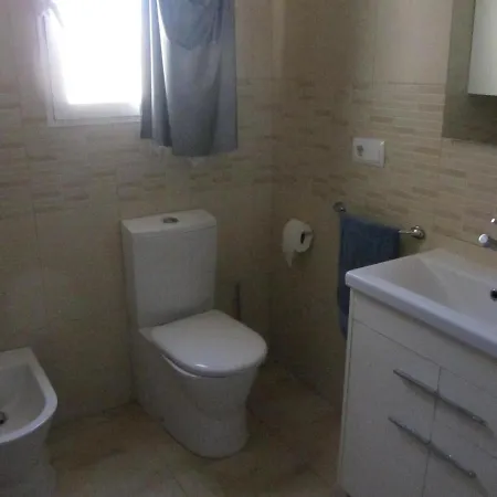 Two Large Beds 300 Mts Ac Valencia