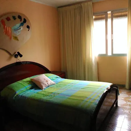 Two Large Beds 300 Mts Ac Appartement