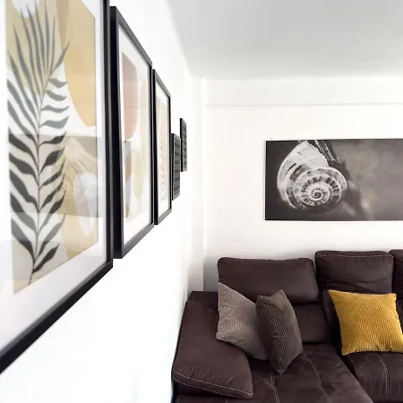 Spacious And Comfortable With Balcony In