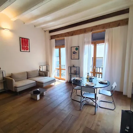 Travel Habitat Mercado Tiny Balcony Appartement