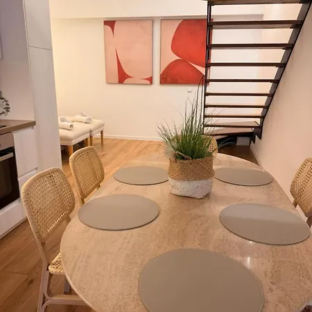 Super Duplex 6 Pax At Science Arts Appartamento Valenza