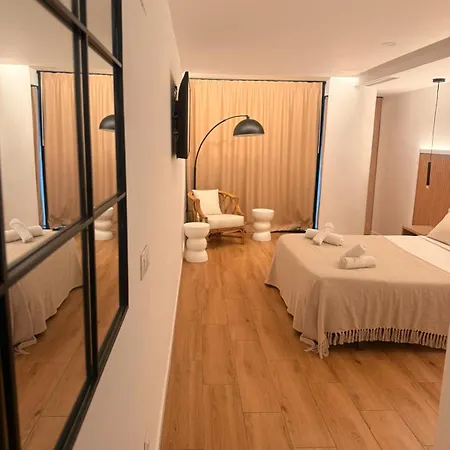Super Duplex 6 Pax At Science Arts Appartamento Valenza
