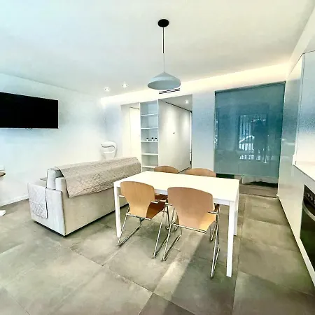 Spacious 2br,2ba Near Nou Mestalla *