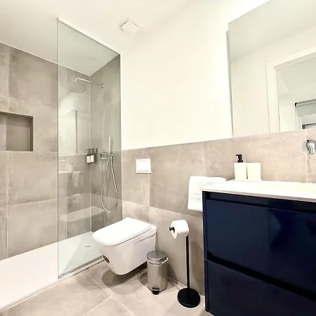 Spacious 2br,2ba Near Nou Mestalla Valencia