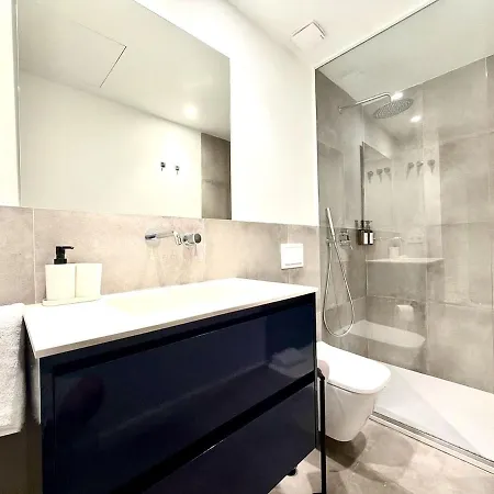 Spacious 2br,2ba Near Nou Mestalla Valencia