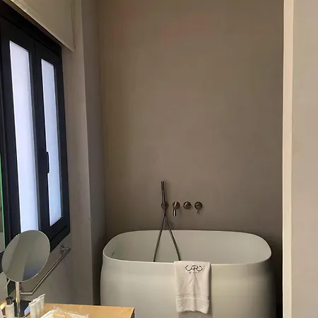 Caro Hotel 5*