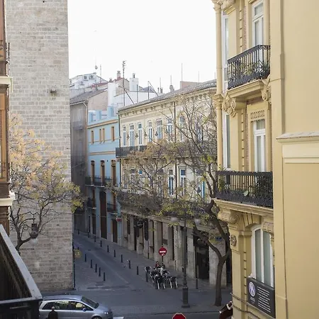 Singularstays Plaza Redonda *