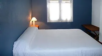 ルサファ ユースホステル ホステル