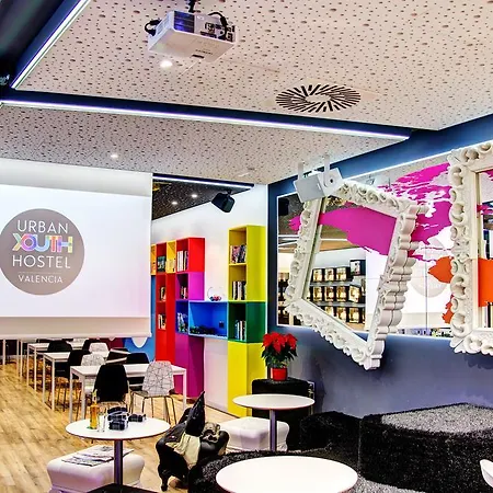 Urban Youth Hostel *