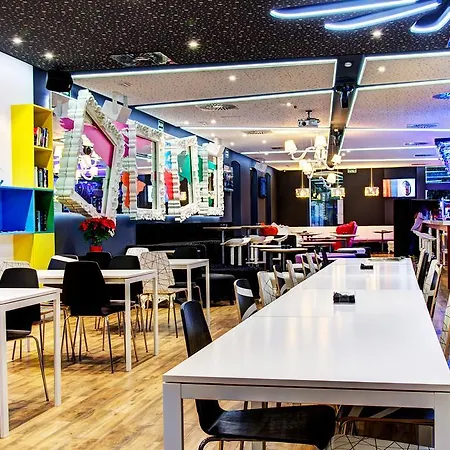 Urban Youth Hostel *