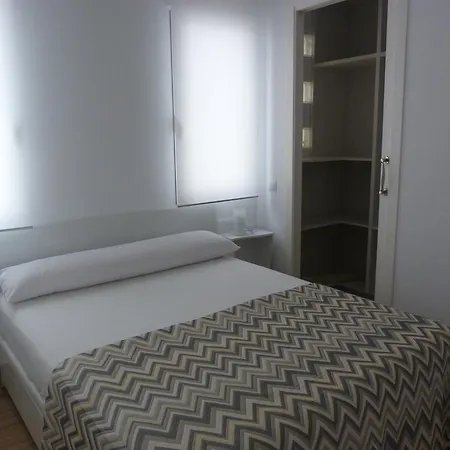 Plaza Cisneros Apartment