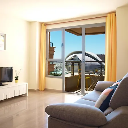 Apartup Yellow Opera View *