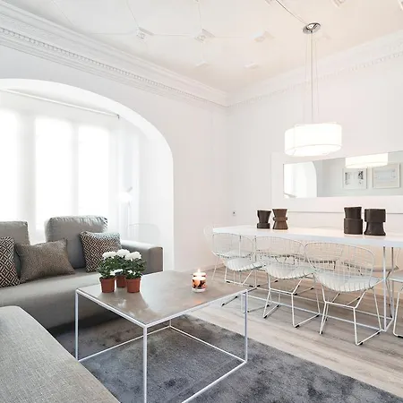 Luxury - Boutique Center