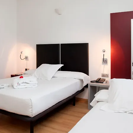 Отель Ilunion Aqua 3