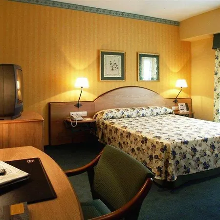 One Shot Colon Hotel 3*