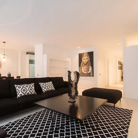 Luxury - Boutique Center *