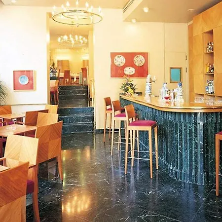 Sh Ingles Boutique 4*