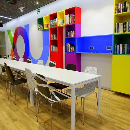 Hostel Urban Youth *