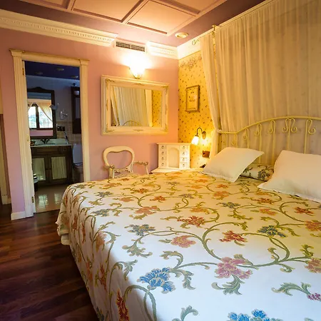 Hotel Masia De Lacy 4*
