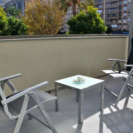 Residencia Universitaria Damia Bonet *